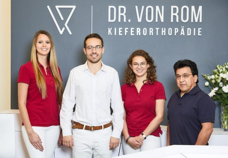 Praxis Team Kieferorthopaede Erwachsene