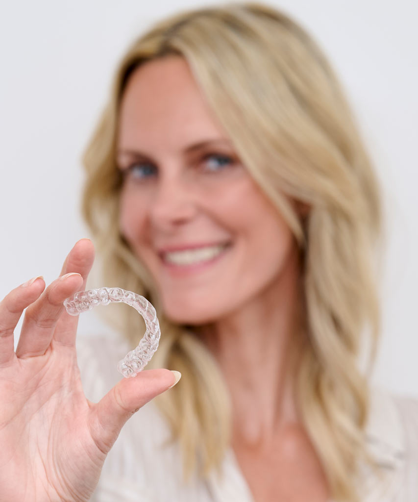Unsichtbare Invisalign Zahnspange